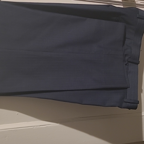 Custom Made Men’s Suit - Picture 7 of 7